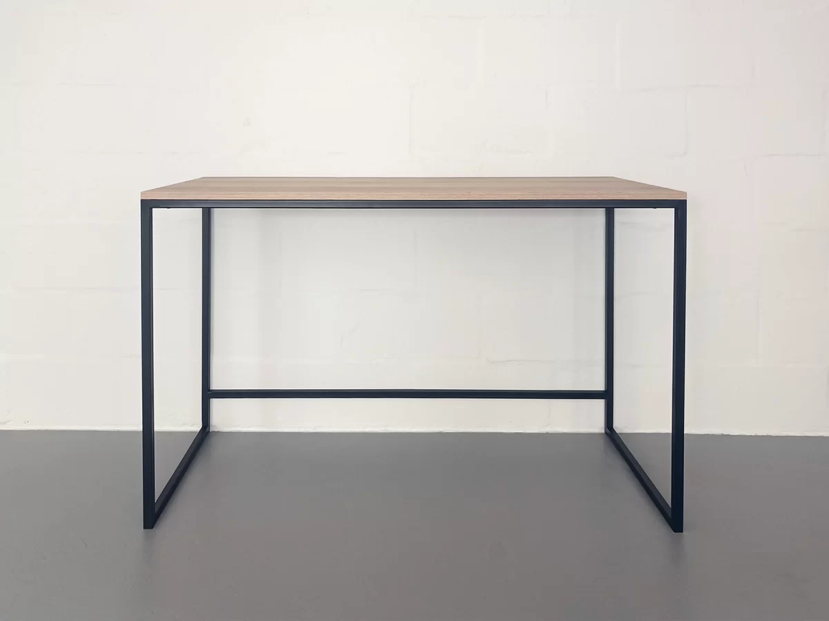 Malin desk front view